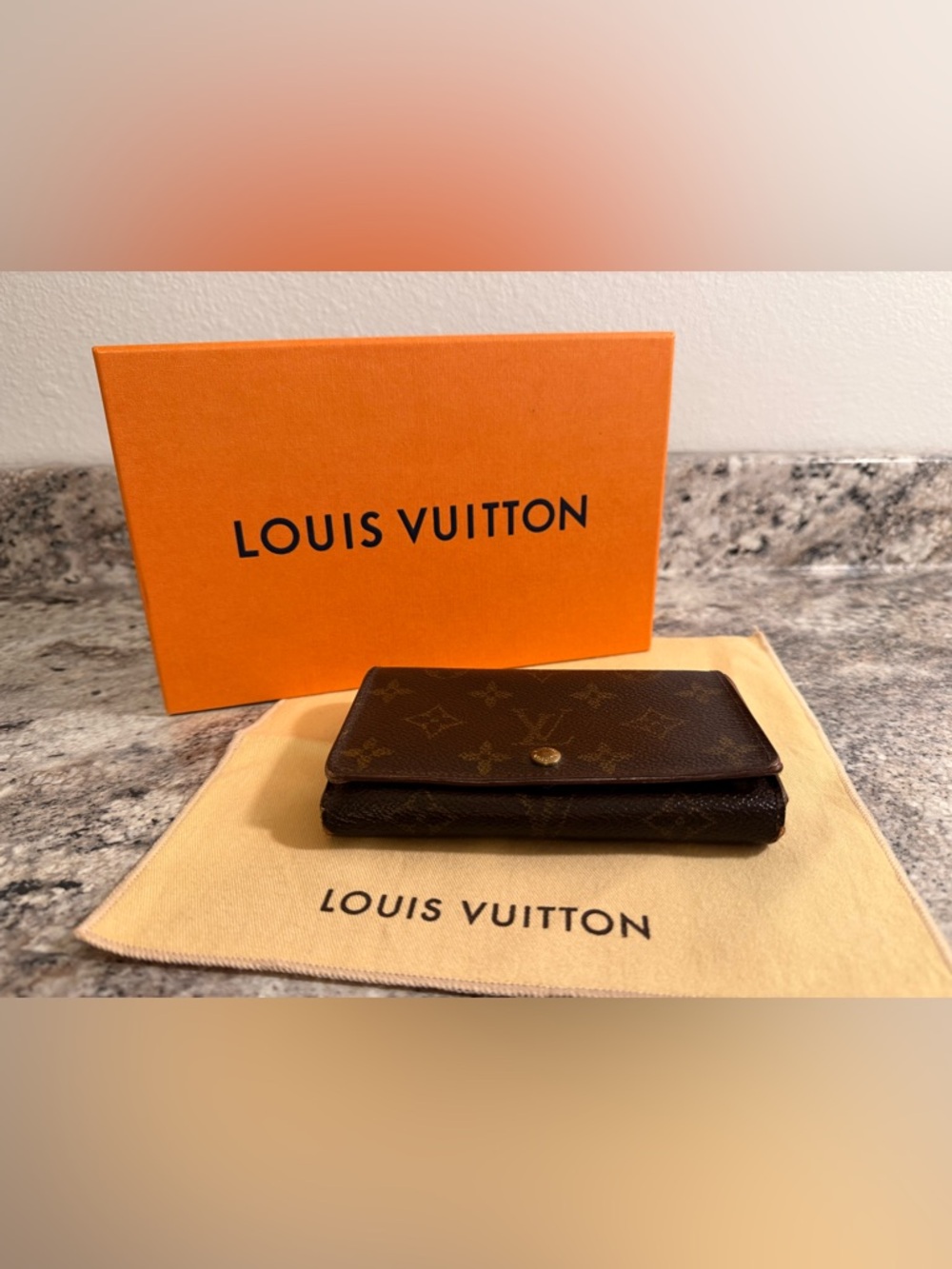 Louis Vuitton Tresor Wallet - Monogram *authentic*